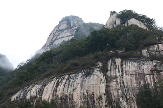 “体彩杯”河南省第六届“三山同登” 群众登山健身大会南召五朵山会场 活动成功举办