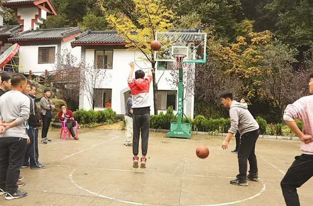 河南省第六届“三山同登”群众登山健身大会在栾川老君山景区成功举办