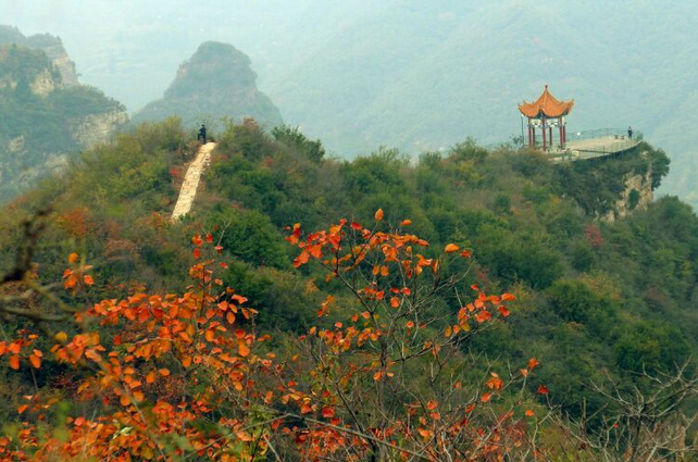 荆紫仙山赏红叶，看万山红遍！