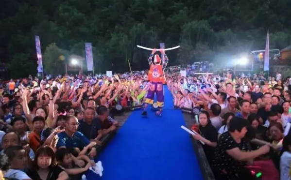 洛阳老君山：快来老君山恣酒放歌 音乐露营激发你的激情