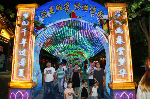 河南开封：清明上河园带你嗨翻整个夏天