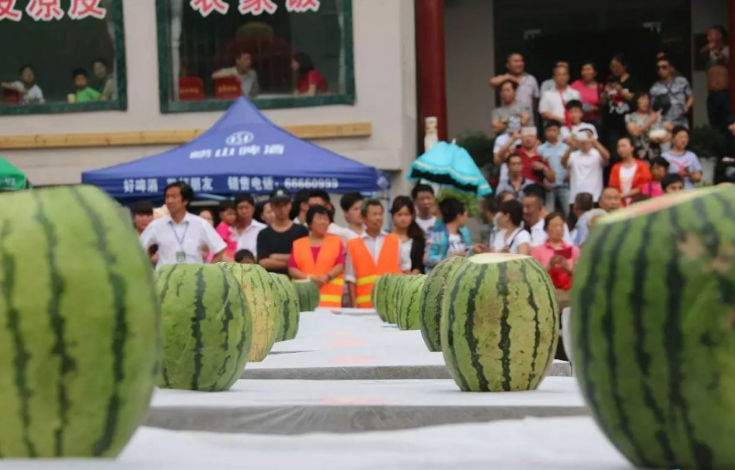 重渡沟花样吃瓜“瓜王争霸赛”本周六开吃，西瓜管够！