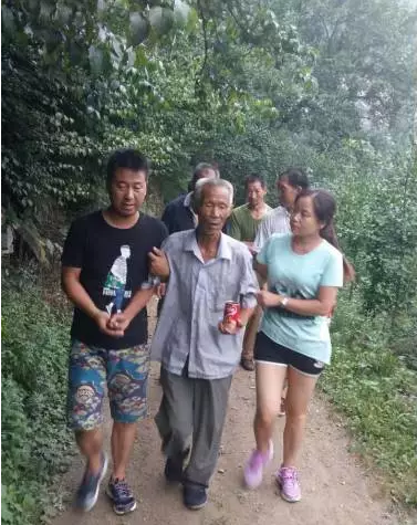 洛阳白云山：气温骤降·人情升温，走失老人24小时成功搜救并还家