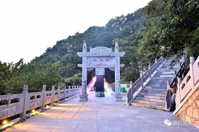 南召五朵山：最美观景台，夜游才是正确的打开方式