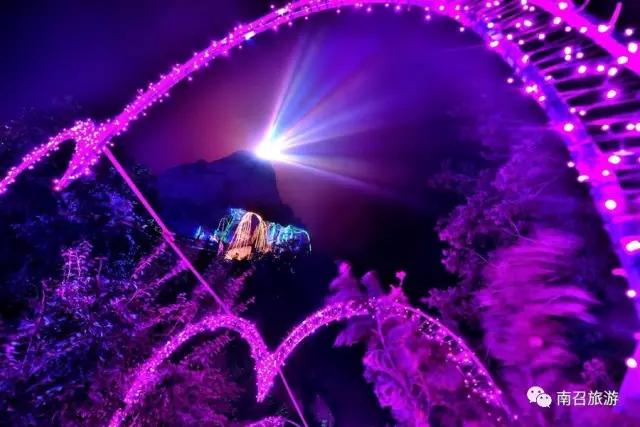 南召五朵山：最美观景台，夜游才是正确的打开方式