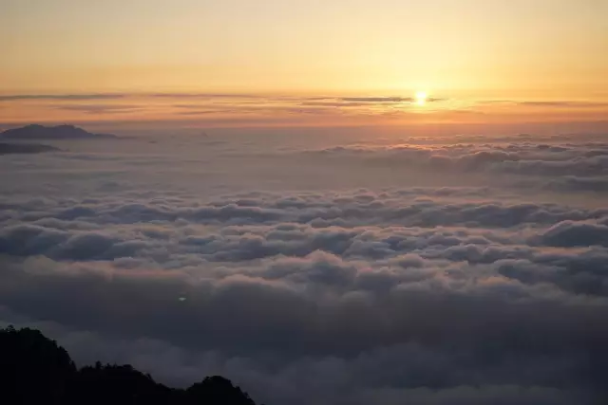 白云山小黄山索道凌晨四点开放，一起去看日出好吗?