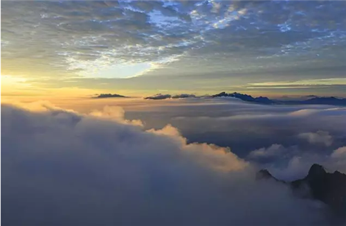 今日立秋，来老君山感受一路清凉......