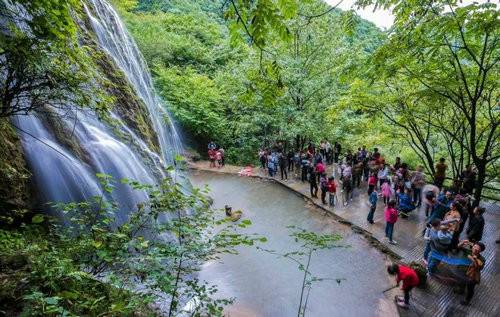 重渡沟风景区“十一”黄金周游客接待圆满落幕