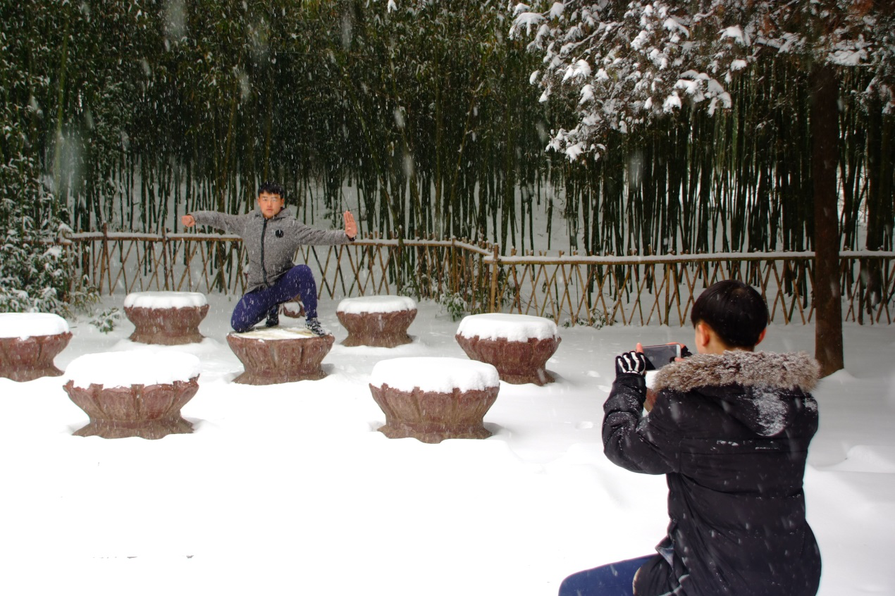 嵩山景区：在冰雪美景里感受别样温情