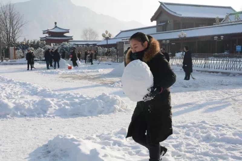 嵩山景区：打造个性雪人，扮美扮靓景区