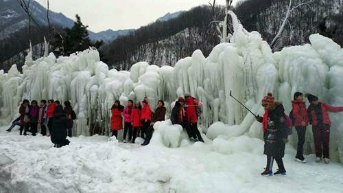 洛阳木札岭景区冰挂旅游节 成功打开河南冬季冰挂旅游市场