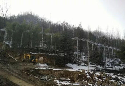 太牛了，中原第一条玻璃水滑道漂流即将在栾川诞生！空中乐逍遥，刺激又好玩！
