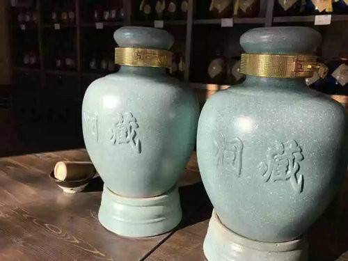 猪猪女孩在清明上河园的精致生活