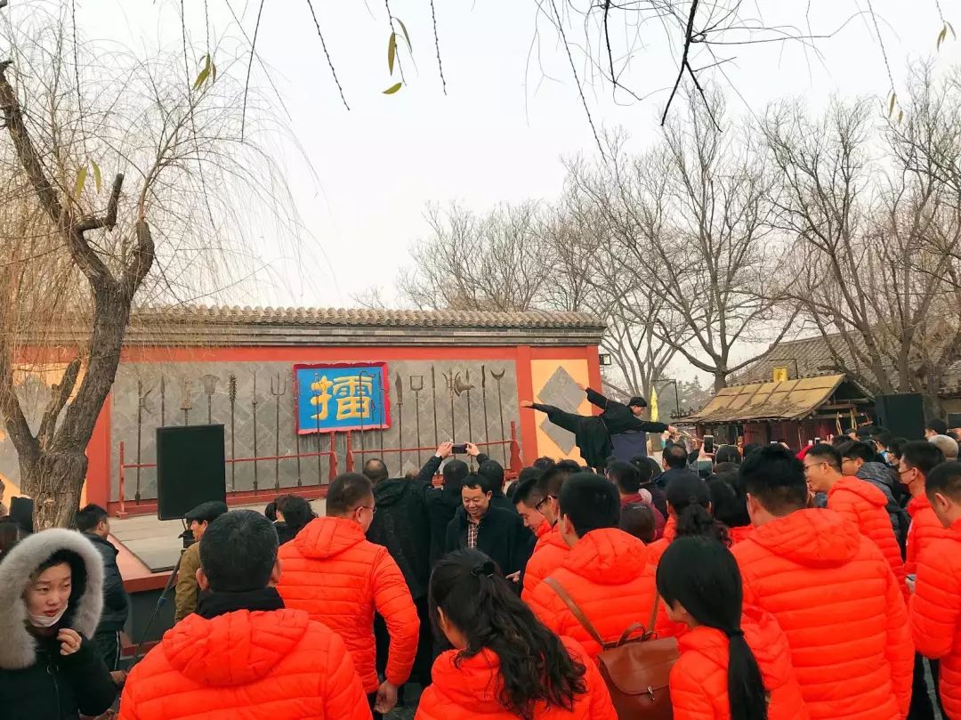 清明上河园演员敬业如初，游客为之点赞！