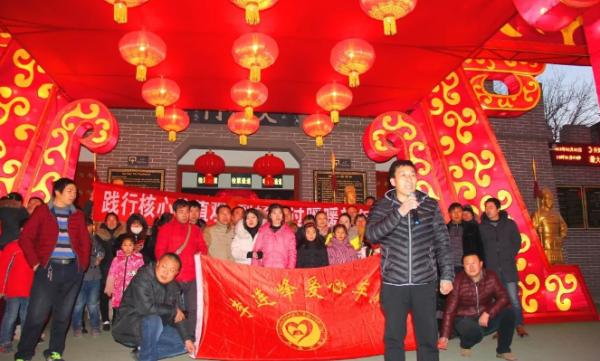 天波杨府景区：大宋上元灯会开幕前夕迎来一批特殊的劳动者