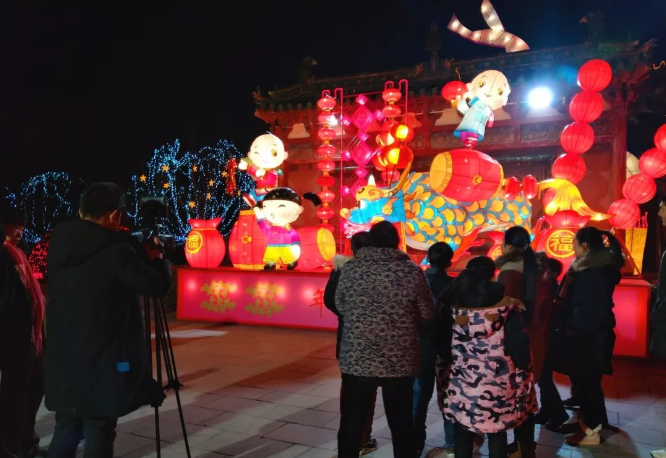 天波杨府景区：大宋上元灯会开幕前夕迎来一批特殊的劳动者
