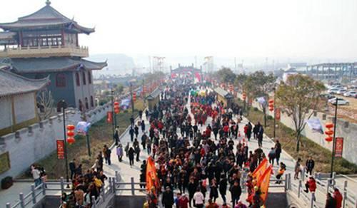 春节到巩义逛庙会 感受浓浓年味儿