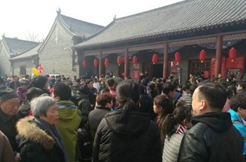 春节到巩义逛庙会 感受浓浓年味儿