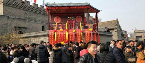 春节到巩义逛庙会 感受浓浓年味儿