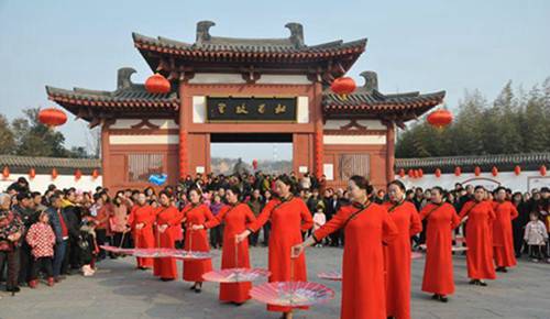 春节到巩义逛庙会 感受浓浓年味儿