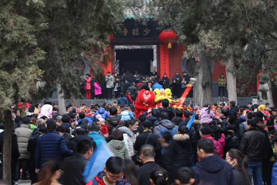 2018年春节黄金周：嵩山景区多策并举搞服务，全心全意为游