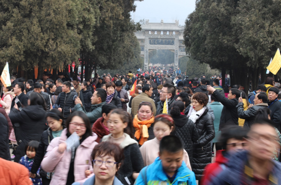 2018年春节黄金周：嵩山景区多策并举搞服务，全心全意为游