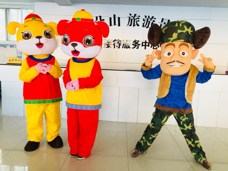五朵山老式花灯庙会受青睐 春节游客创新高