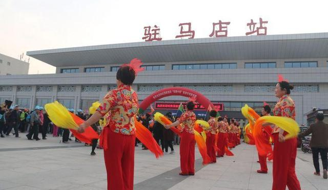 哈尔滨夕阳红旅游专列抵达驻马店 吹响驻马店春季旅游市场的号角