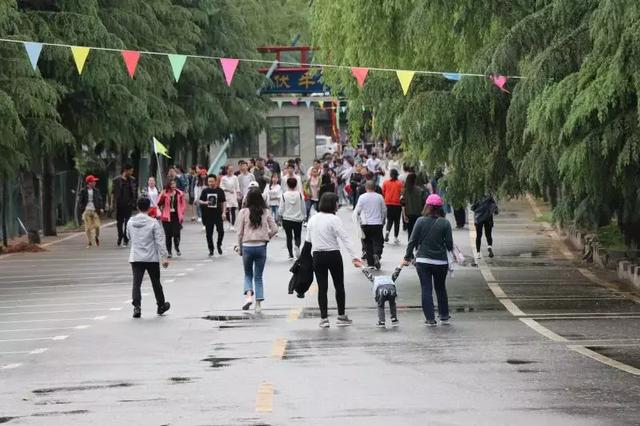 五一小长假西峡游火爆异常，三天接待17.8万人综合收入突破6000万