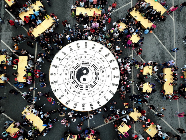 厉害了！河南老君山3吨半豆腐打造出巨型“二十四节气”图