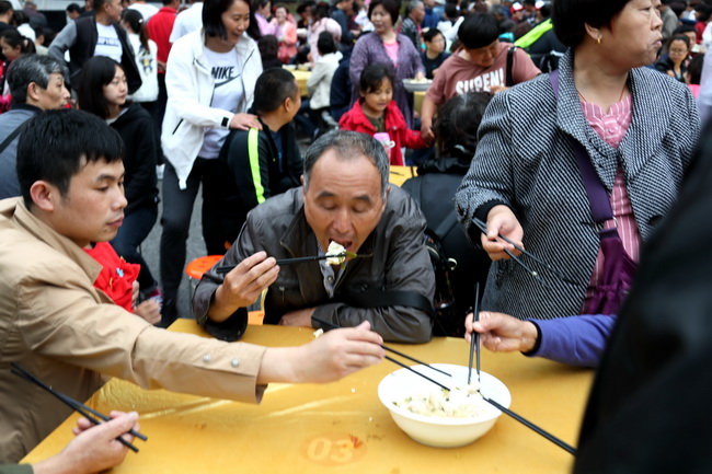 厉害了！河南老君山3吨半豆腐打造出巨型“二十四节气”图