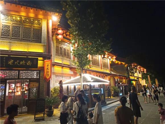 郑州绿博园：绿博之夜欢乐多