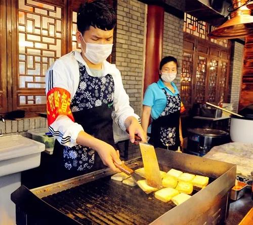 郑州绿博园：绿博之夜欢乐多