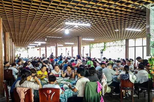 青天河风景区：暑假周末这样过 免费水席随便坐