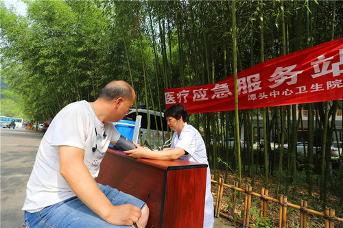 高速免费 重渡沟风景区用温情服务留住游客