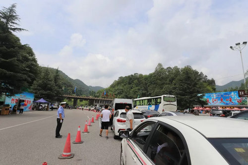高速免费 重渡沟风景区用温情服务留住游客