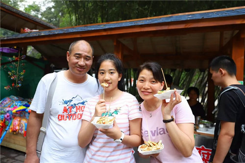 高速免费 重渡沟风景区用温情服务留住游客
