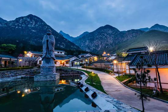 逢十月金秋，赏嵩山红叶，观音乐大典