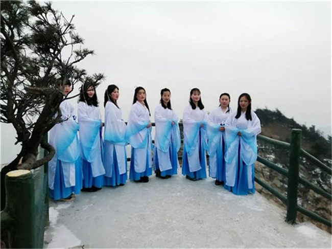 登高峰迎新年 龙峪湾景区推出三天免门票活动