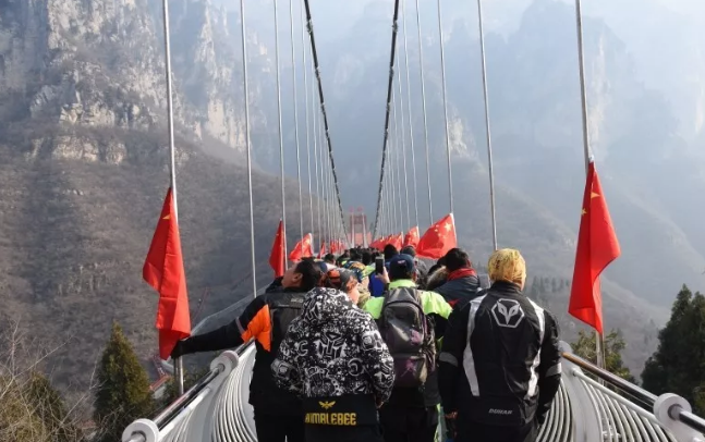 期盼已久的神农山云上天桥在2019年1月1日盛大开幕！