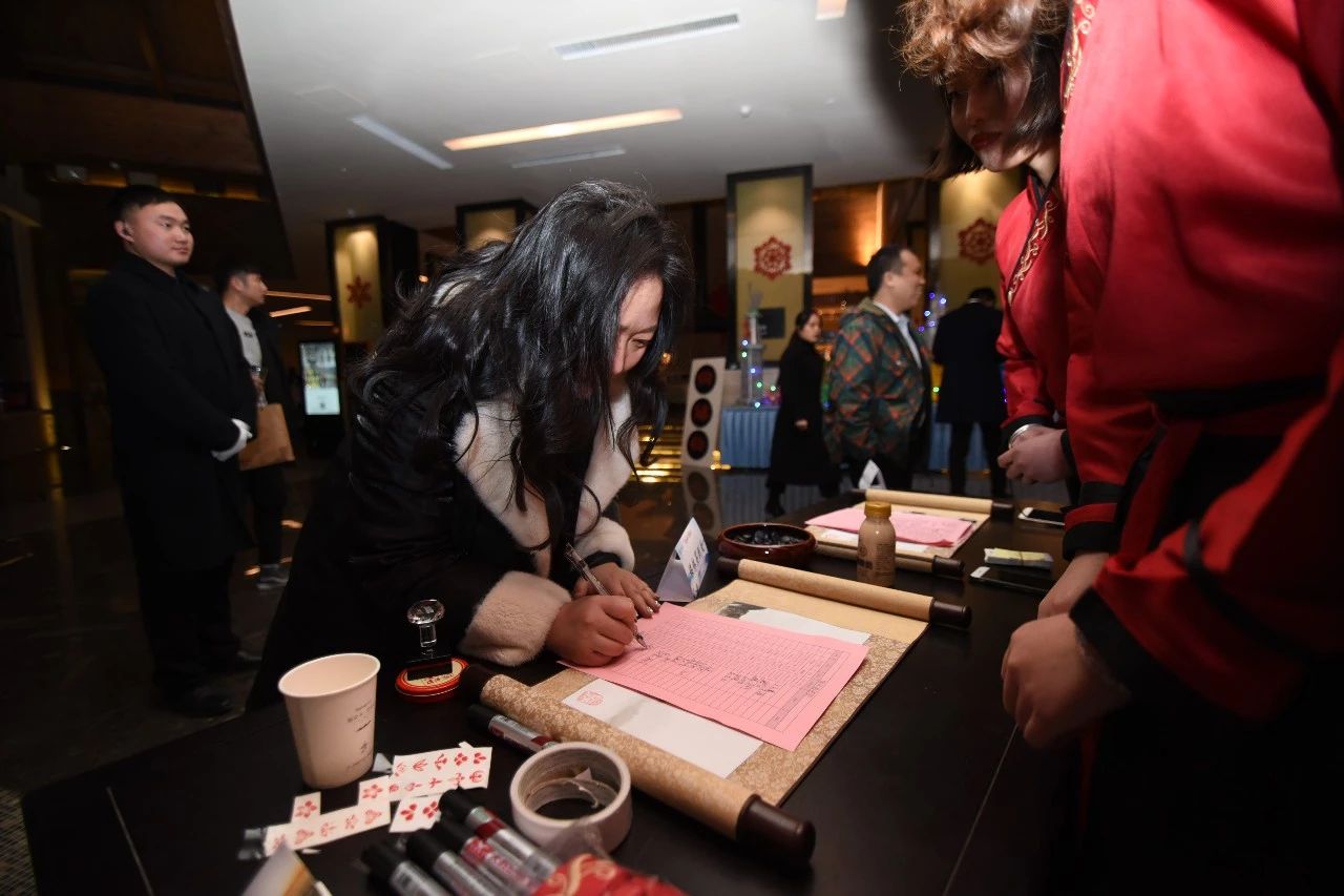 聚焦巅峰，共谋发展 洛阳白云山2018年终答谢会隆重举行