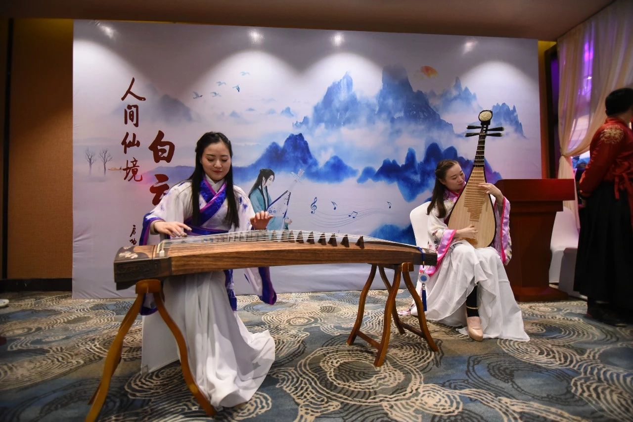 聚焦巅峰，共谋发展 洛阳白云山2018年终答谢会隆重举行