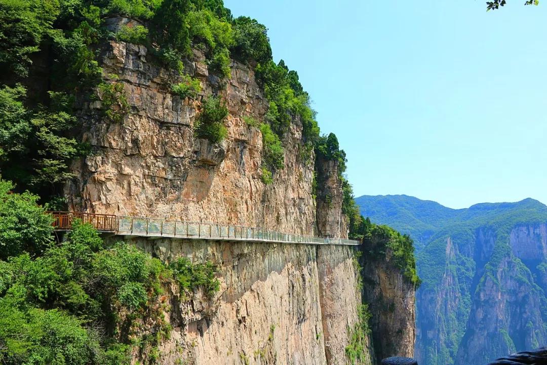 要逆天！云台山双条玻璃栈道“恐怖+霸气”，掀起挑战狂潮！