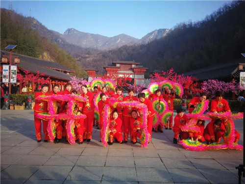 精彩还在继续 西峡逛民俗文化艺术节、观自然奇观