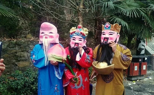 精彩还在继续 西峡逛民俗文化艺术节、观自然奇观