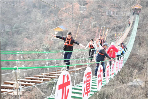 精彩还在继续 西峡逛民俗文化艺术节、观自然奇观