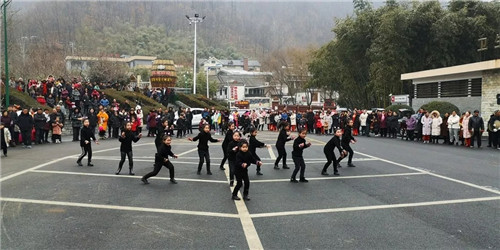 重渡沟村民举办特色活动迎接元宵佳节