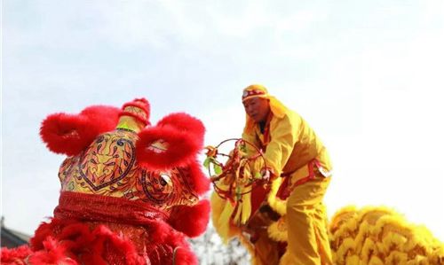狮跃龙腾闹元宵 彩船秧歌动春潮 西峡元宵节活动精彩纷呈