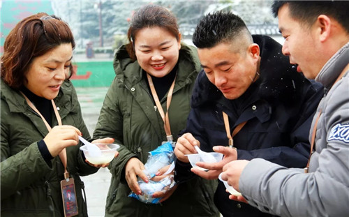 瑞雪降祥瑞 芒砀山上情更浓