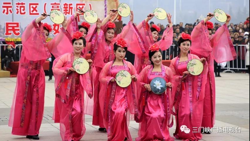 三门峡市元宵节社火展演精彩纷呈